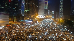Protest masiv la Hong Kong. Studentii ameninta cu ocuparea cladirilor guvernului