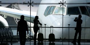 Reguli de calatorie cu avionul. 7 reguli valabile la majoritatea companiilor aeriene