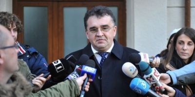 Surse: Oprisan ii va cere azi demisia lui Zgonea din fruntea Camerei Deputatilor
