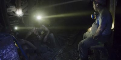 Explozie la o mina de carbune din Donetk. Peste 30 de morti si zeci de persoane captive in subteran