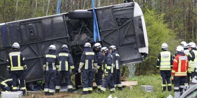 Un autocar romanesc, implicat intr-un accident rutier grav, in Germania. 11 persoane au fost ranite