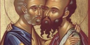 Obiceiuri populare de Sfintii Petru si Pavel. De ce se dau oale cu apa de pomana, iar femeile sunt oprite sa manance mere