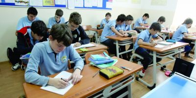 Ministerul Educatiei a prezentat noul plan cadru pentru gimnaziu: manualele vor acoperi 75% din numarul de ore