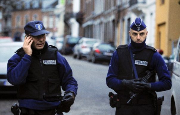 Politisti, atacati in Belgia de un suspect care striga 