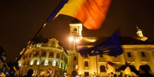 Primaria a avizat un nou tip de protest la Sibiu. Manifestantii vor citi pasaje din Constitutie, Codul Penal si DEX