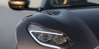 Aston Martin va renunta la productia de masini care folosesc exclusiv combustibili fosili