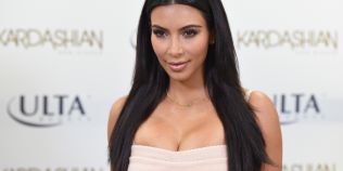 Noua poza in care Kim Kardashian apare complet dezbracata a starnit un val de critici