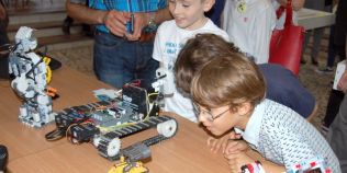 Galatiul gazduieste a sasea editie a competitiei regionale de robotica educationala World Robot OlympiadTM